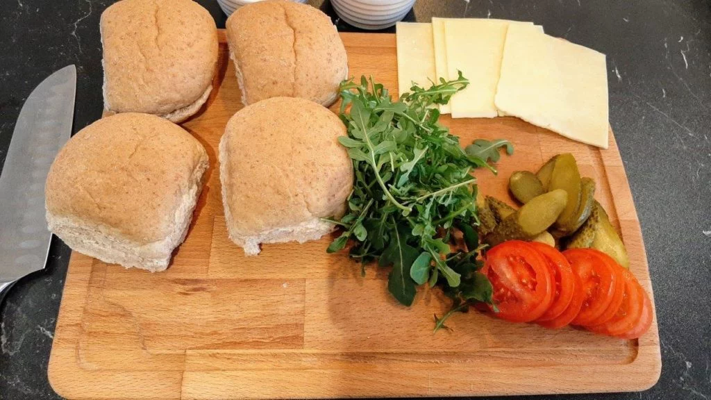 Haqiqiy burger masalliqlari
