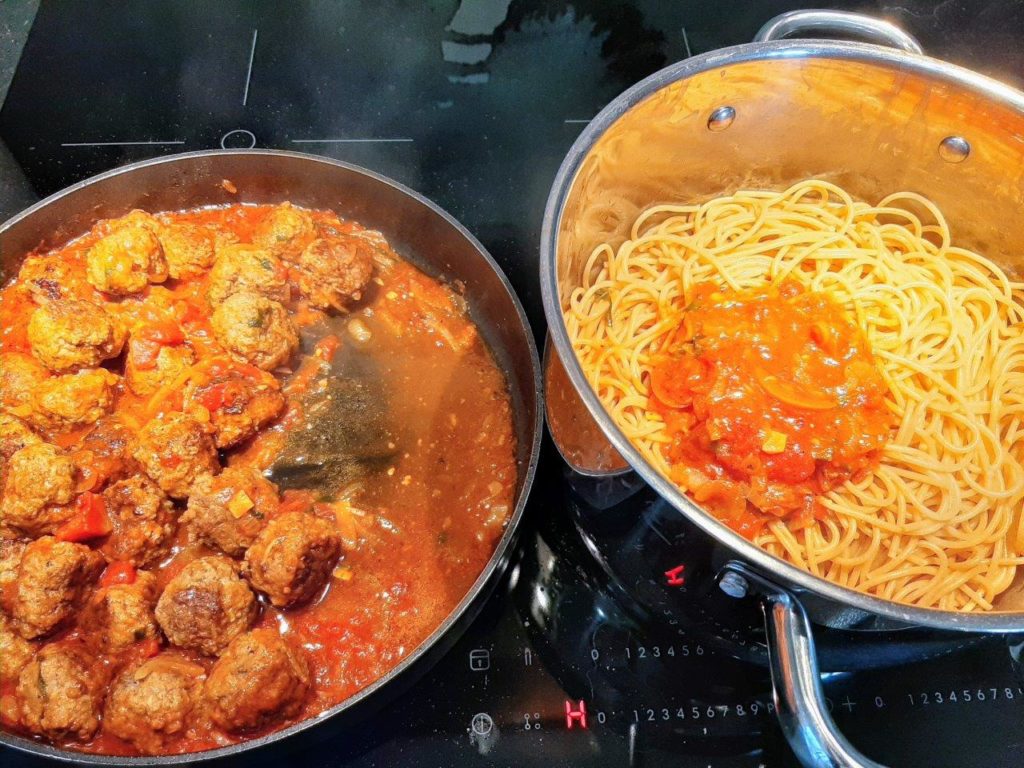 qiymali spagetti tayyor