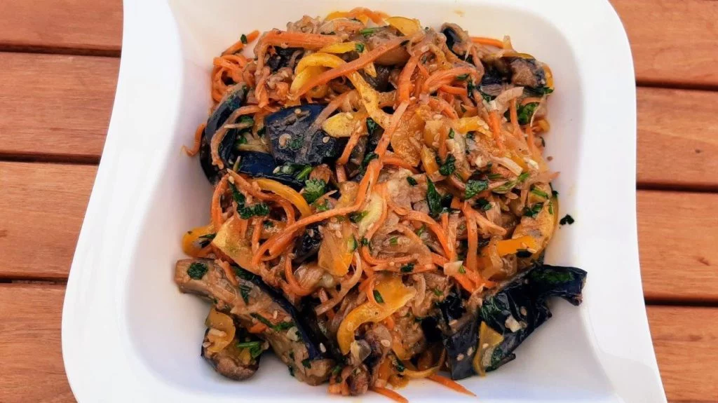 Read more about the article Koreyscha baqlajonli salat