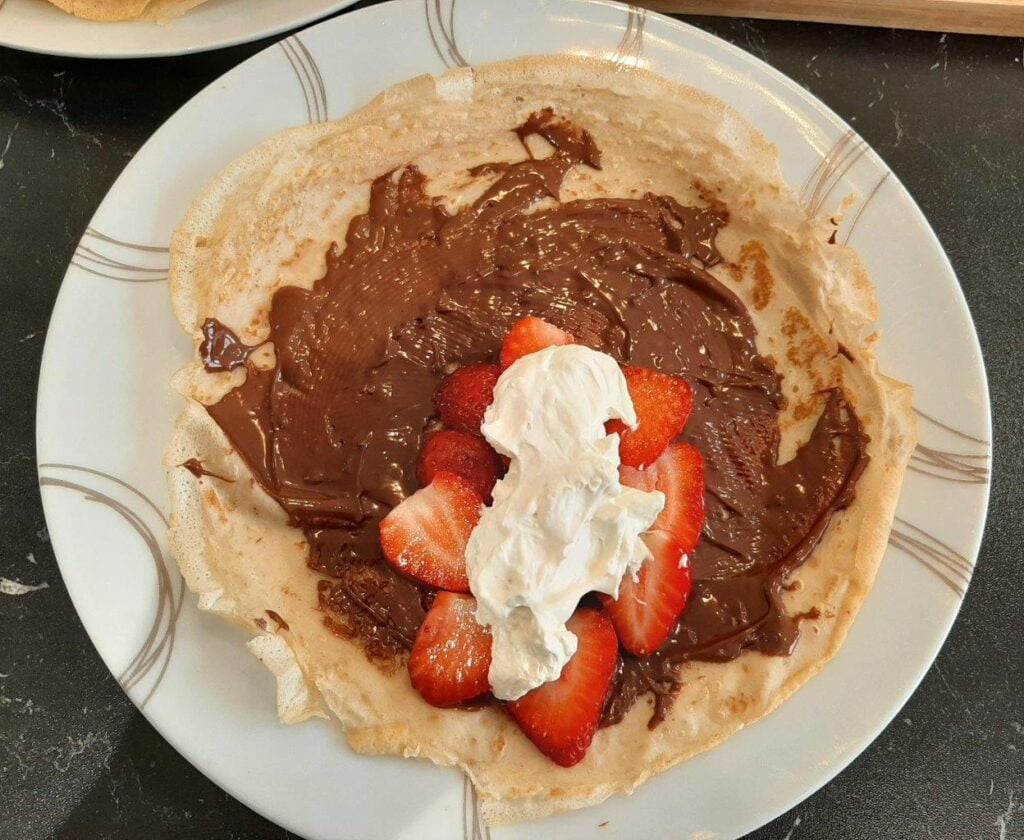 Crepe, Fransuzcha blinchik, qulupnay va krem bilan