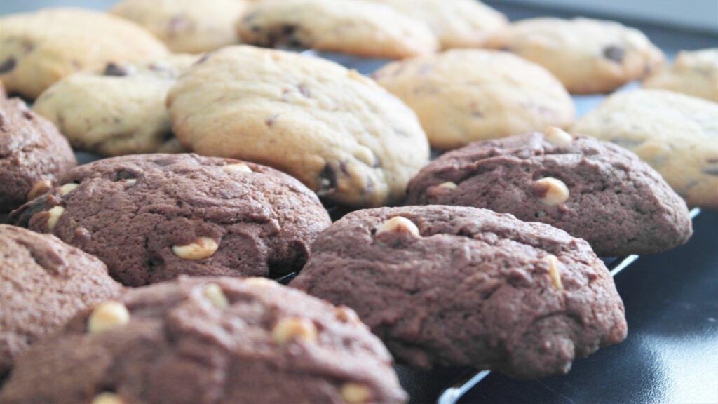 Read more about the article Shokoladli pechenye – Chocolate chip cookies