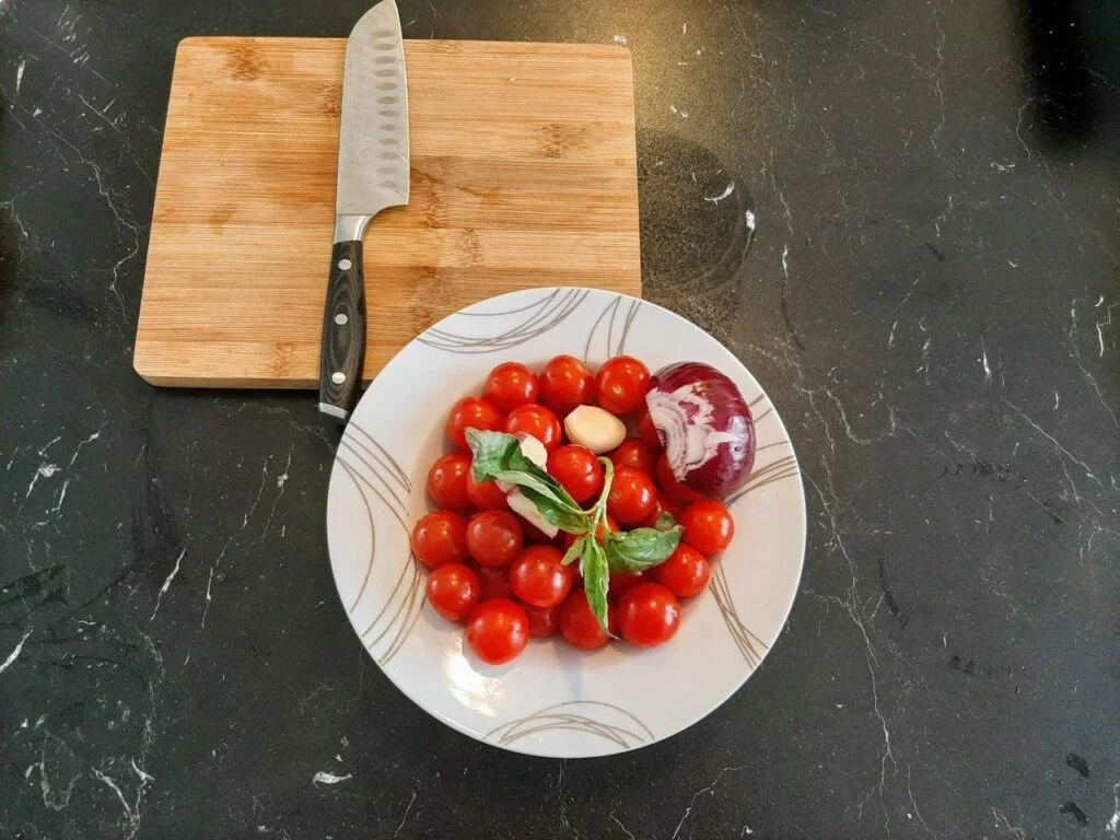 Bruschetta uchun kerakli mahsulotlar