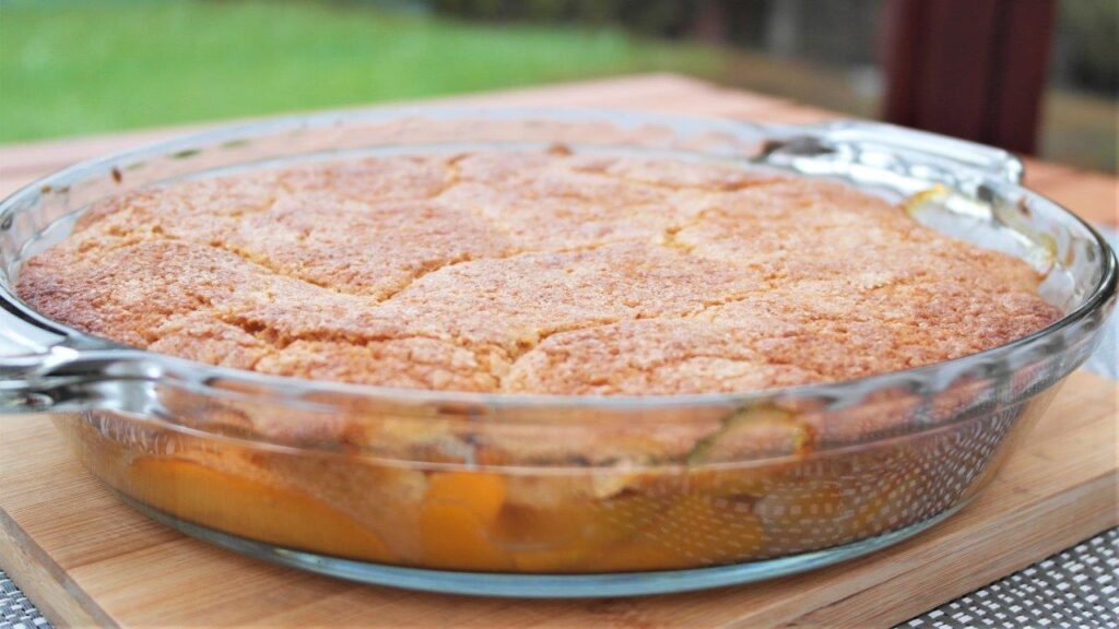 Read more about the article Shaftoli pirog – kobbler (Peach cobbler)