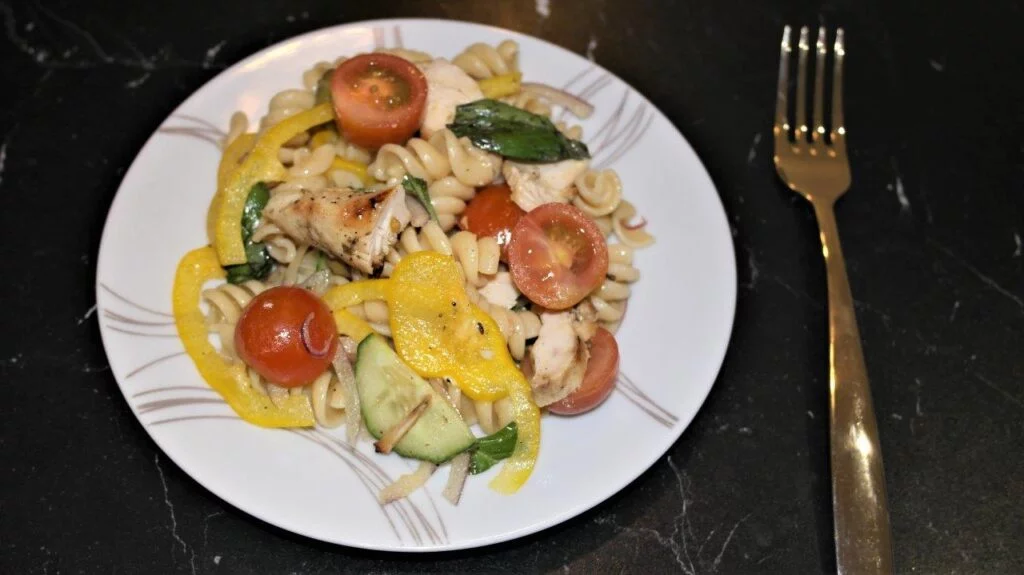 Read more about the article Pasta salat – yana bir sog‘lom taom