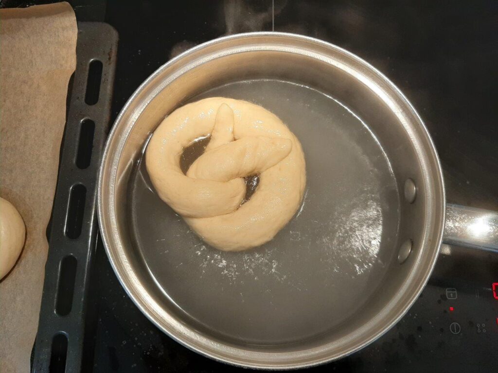 pretzel qaynatish