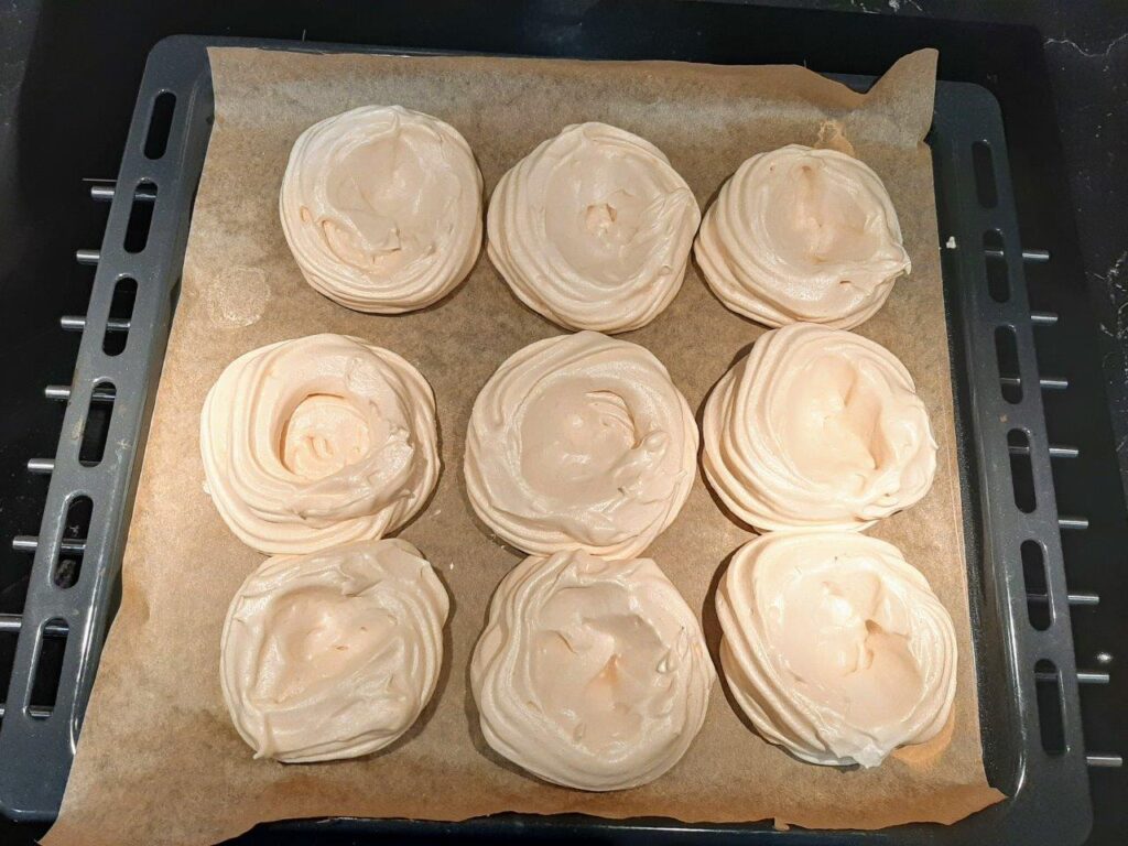 Mini pavlova