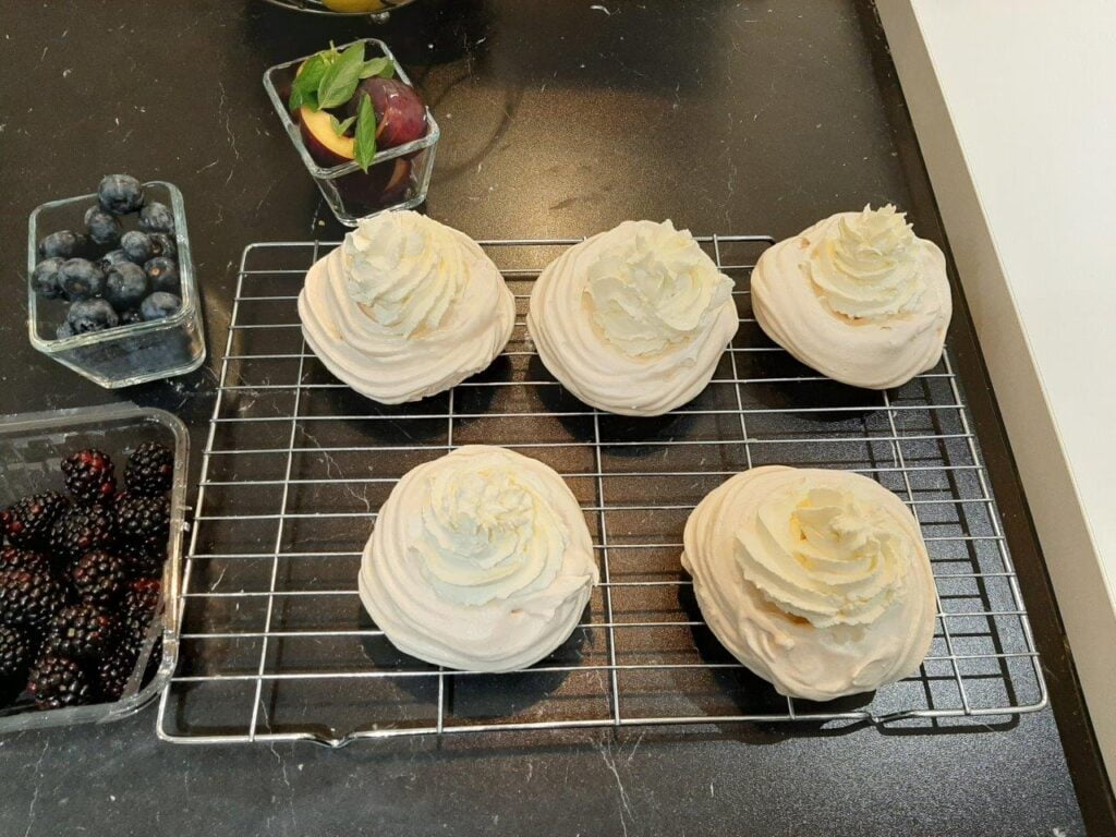 Mini pavlova