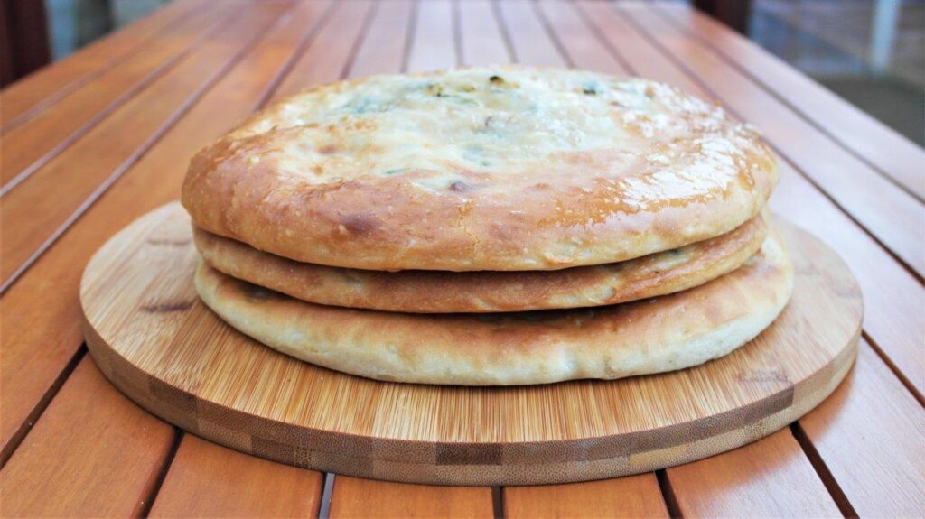 Read more about the article Osetiya pirogi – karamli pirog