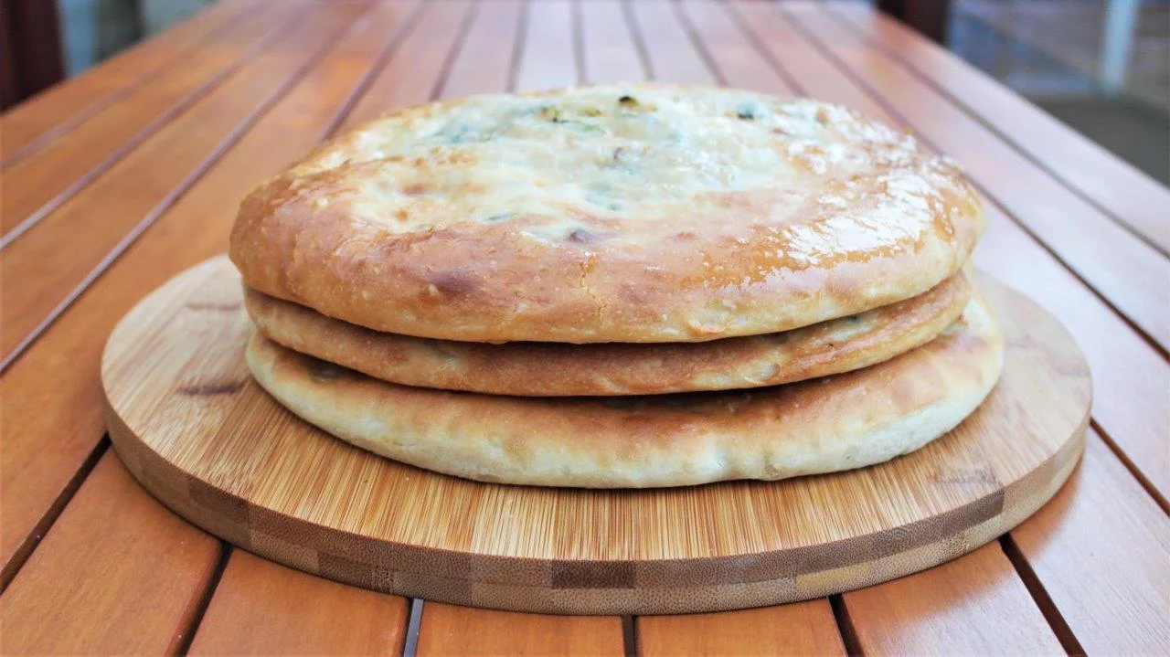 You are currently viewing Osetiya pirogi – karamli pirog