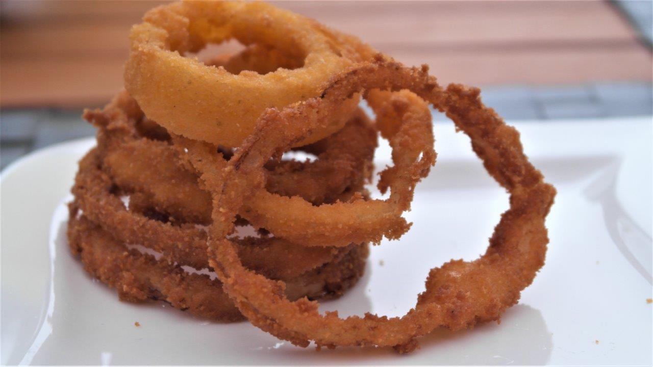 You are currently viewing Piyoz uzuklari (onion rings)