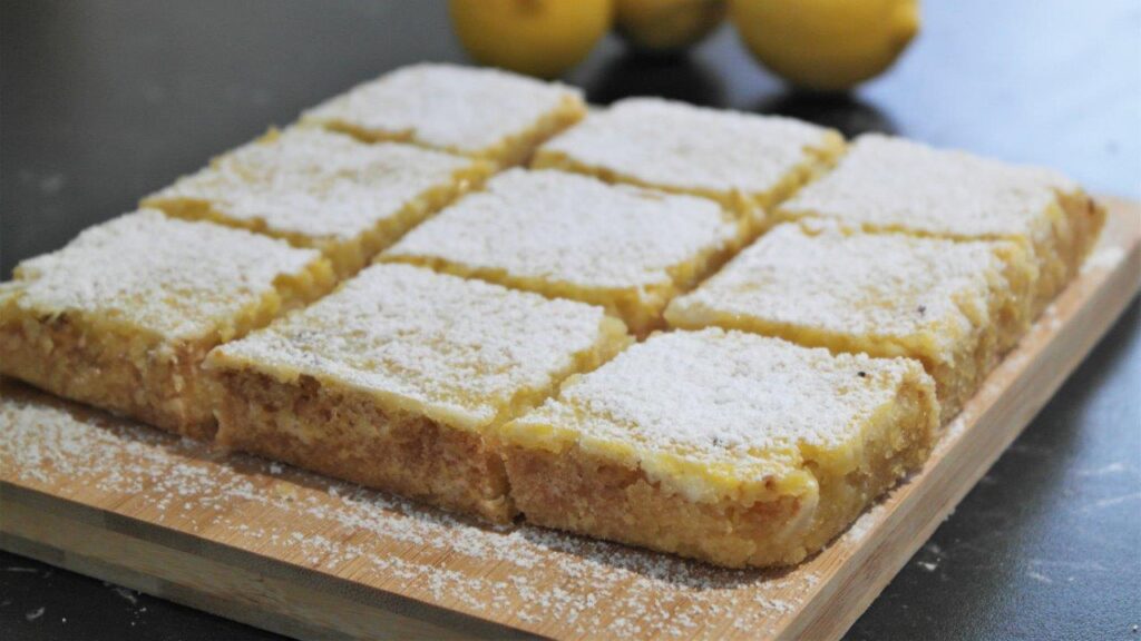 Lemon bars. Ширинлик limonniy tivorojniy s limonnim kurdom.